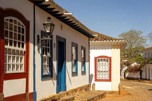 Colonização e Gastronomia: Como os Impérios Europeus Moldaram a Cultura Alimentar Global