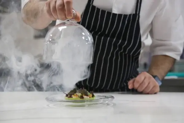 Explorando a Gastronomia Molecular em São Paulo: uma experiência inesquecível